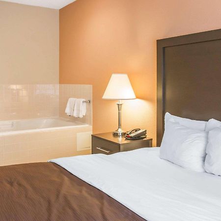 Quality Inn&Suites- Niles Extérieur photo
