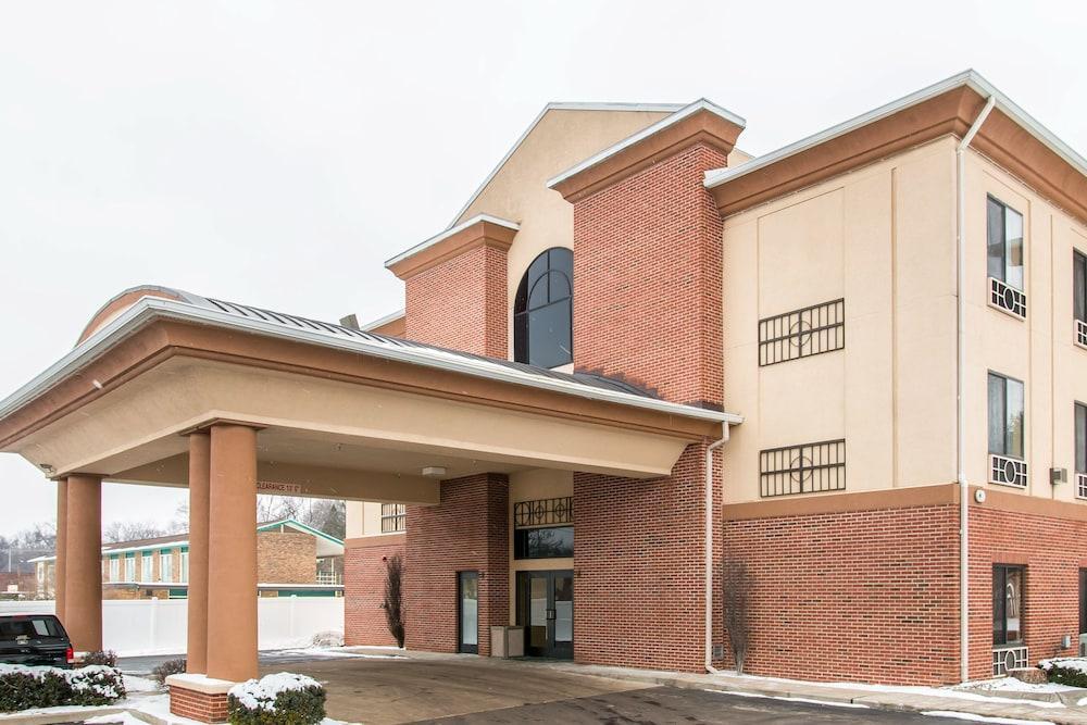 Quality Inn&Suites- Niles Extérieur photo
