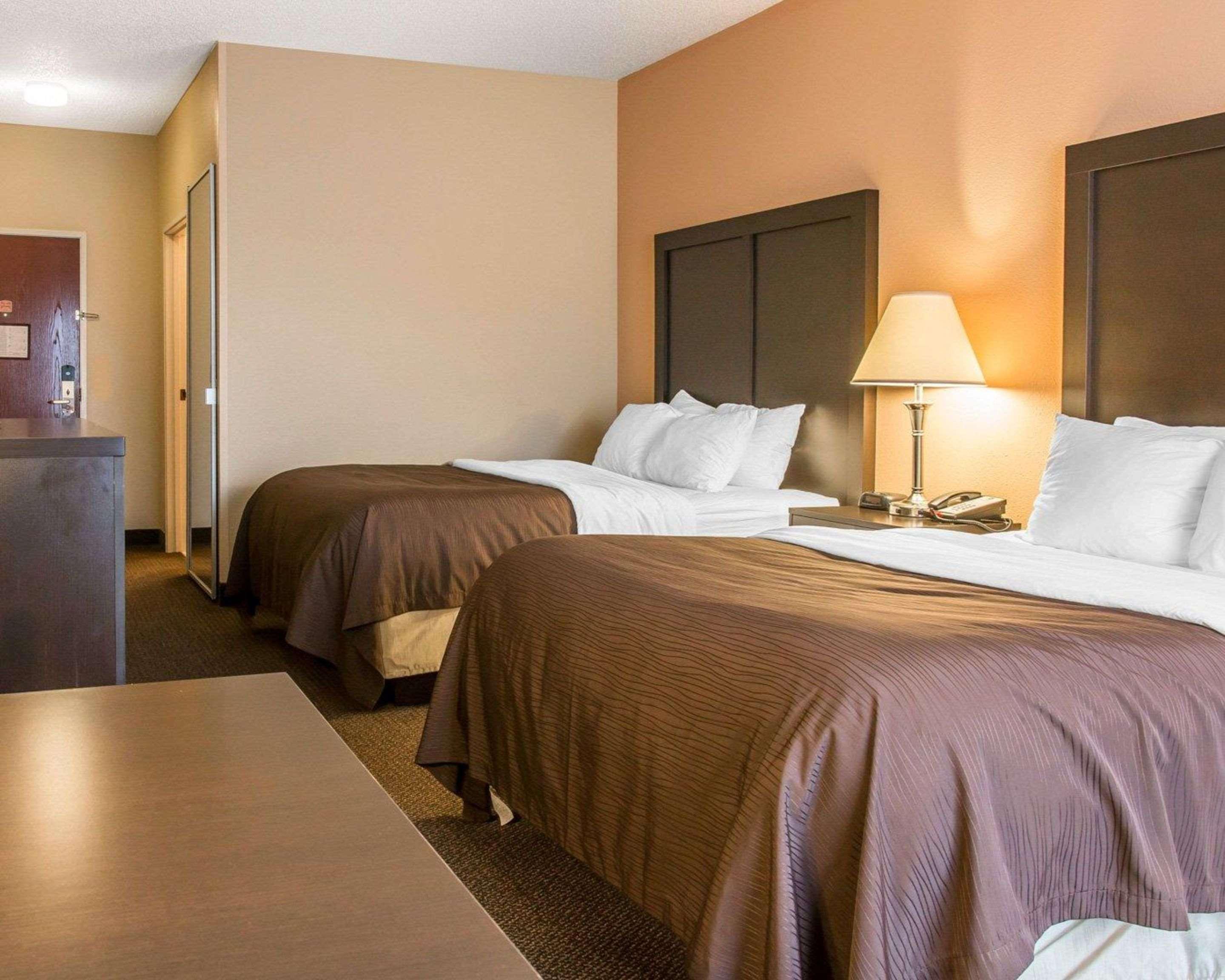 Quality Inn&Suites- Niles Extérieur photo