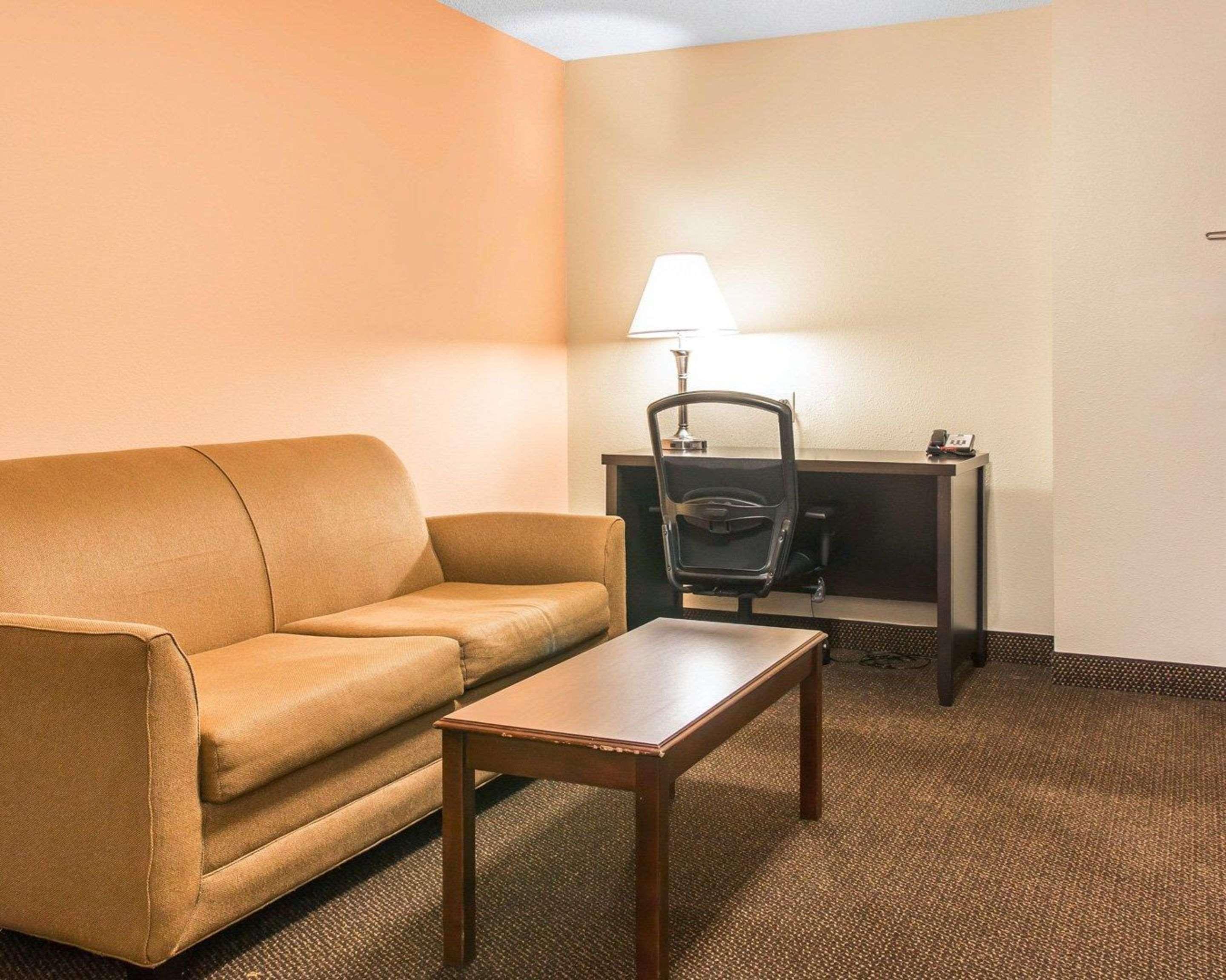 Quality Inn&Suites- Niles Extérieur photo